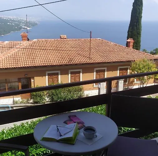 Maria أوباتيا